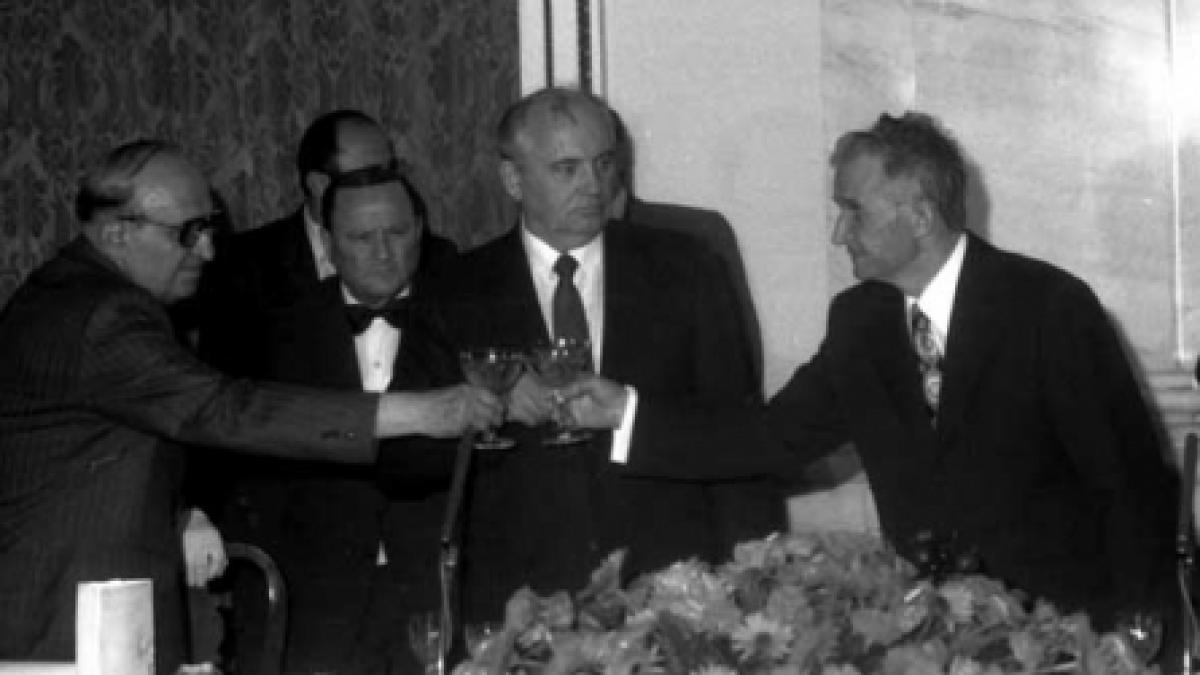 A început consfătuirea Tratatului de la Varşovia