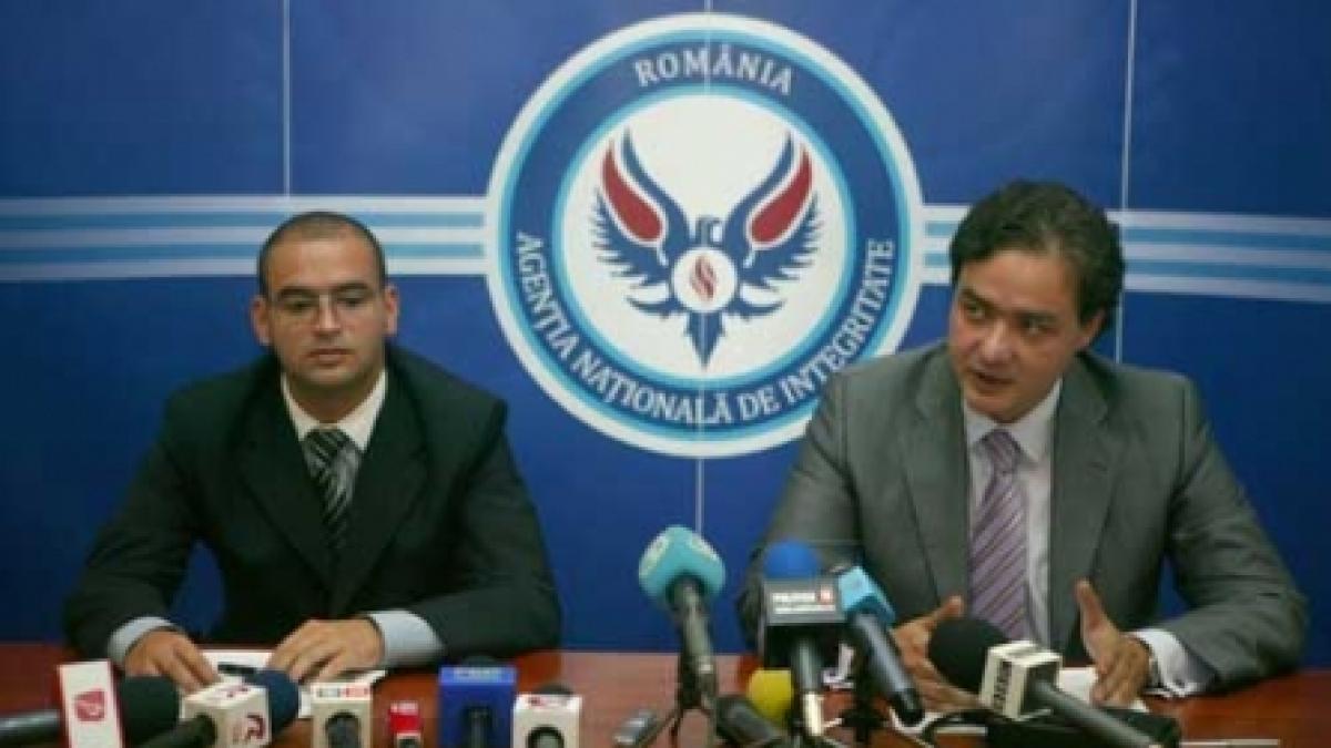 "Gardianul averilor" îşi bate joc de banii publici
