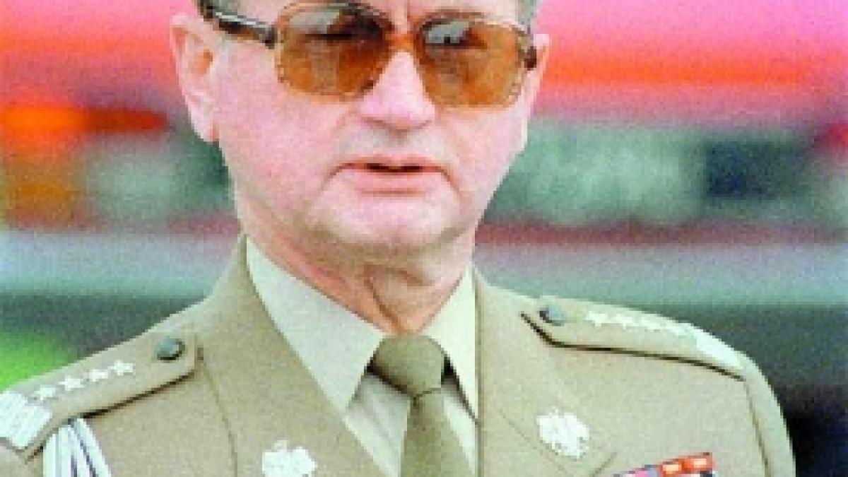 Generalul Wojciech Jaruzelski s-a autonumit preşedintele Poloniei