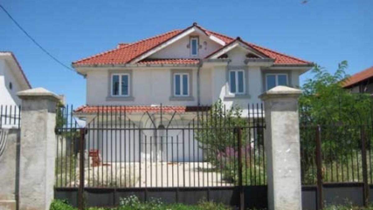 Strămutaţii de lux nu-şi plătesc impozitele pe vile