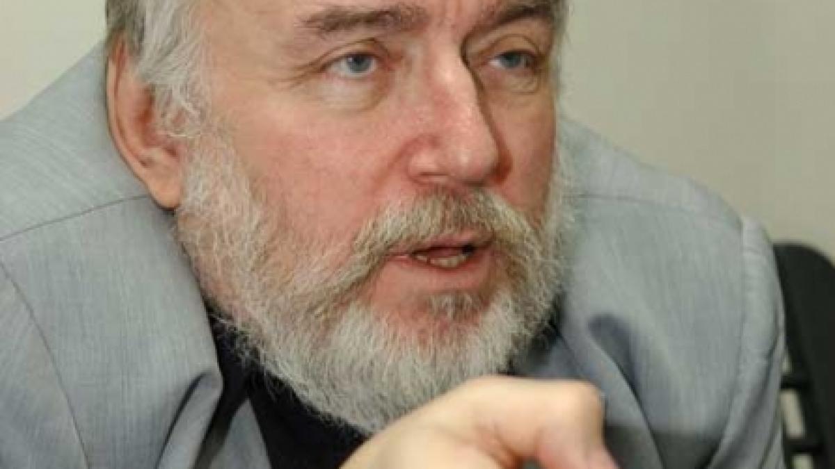 Adrian Păunescu e profesor universitar