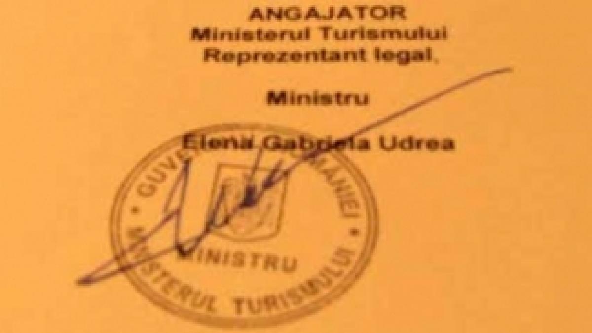 Elena Udrea: "Dacă vă prezint semnăturile mele, n-o să regăsiţi 50 la fel"