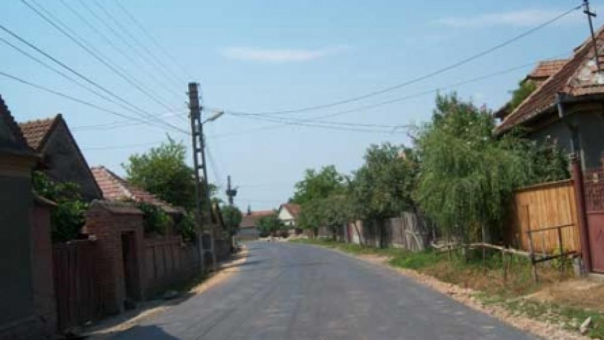 Varviz ­ Bihor: Locuitorii au scăpat de gropi