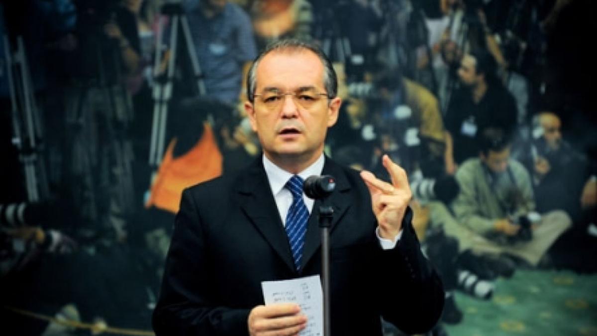 Concedierile se negociază politic