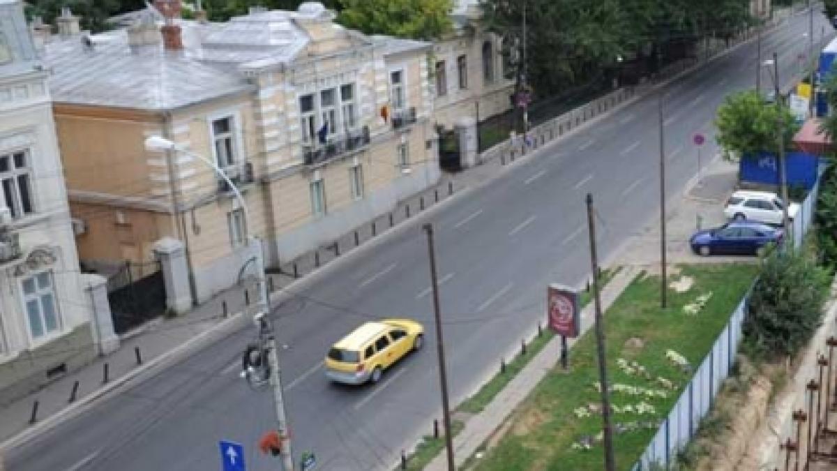 Românii trec la maşini mici din cauza crizei