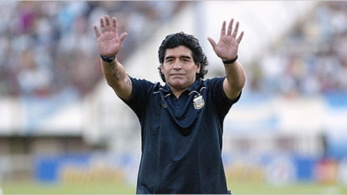 Maradona "scufundă" Argentina