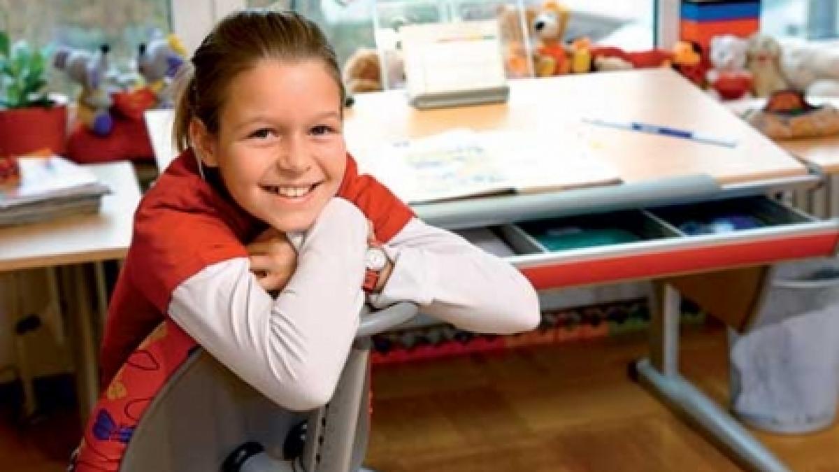 Biroul şi jucăriile educative, noua atracţie a copilului