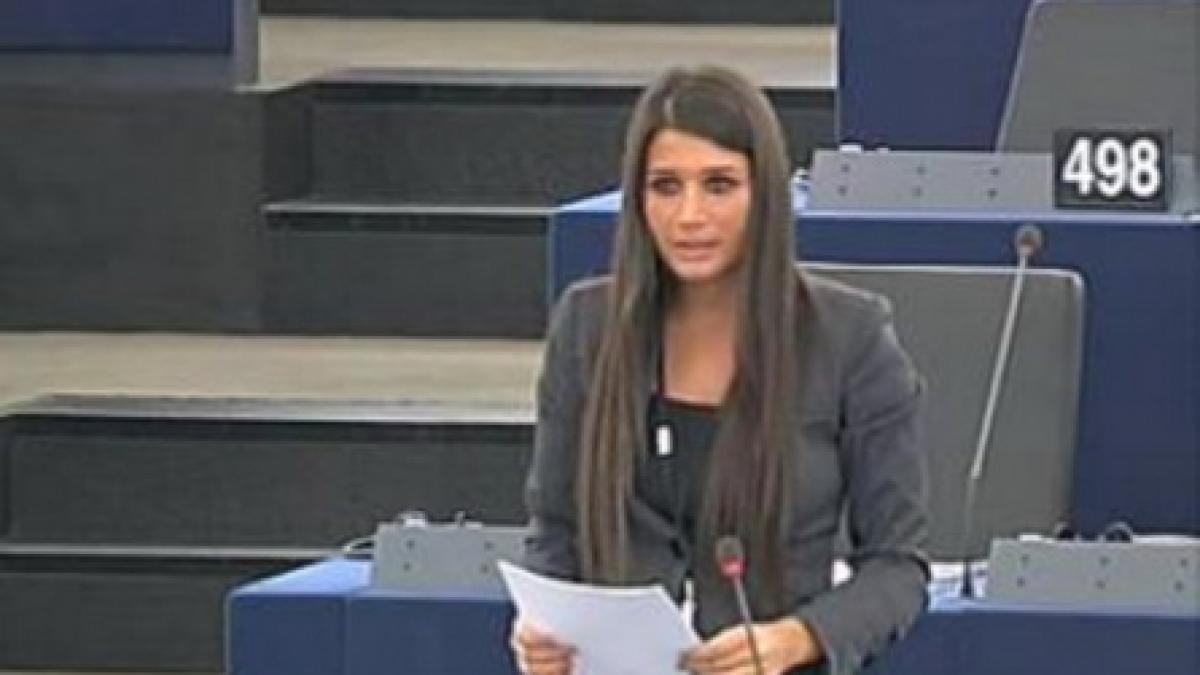 Elena Băsescu în PE: Cetăţenii moldoveni trebuie să se bucure de aceleaşi drepturi privind libera circulaţie în UE