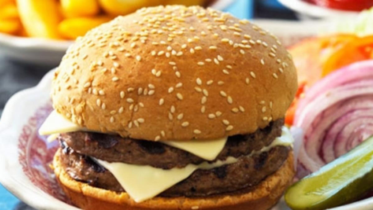 Îngheţata şi hamburgerii controlează creierul 