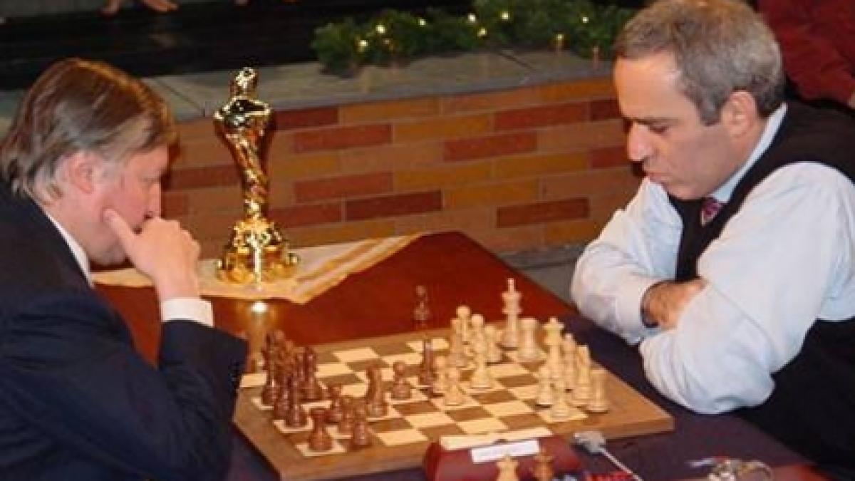 Kasparov - Karpov: 3-1, după două zile 
