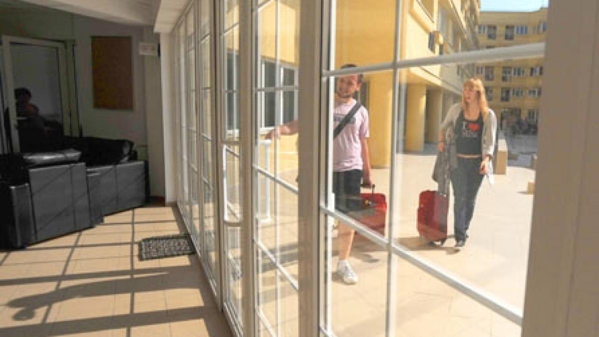 Cămine de lux cu 100 € pe lună