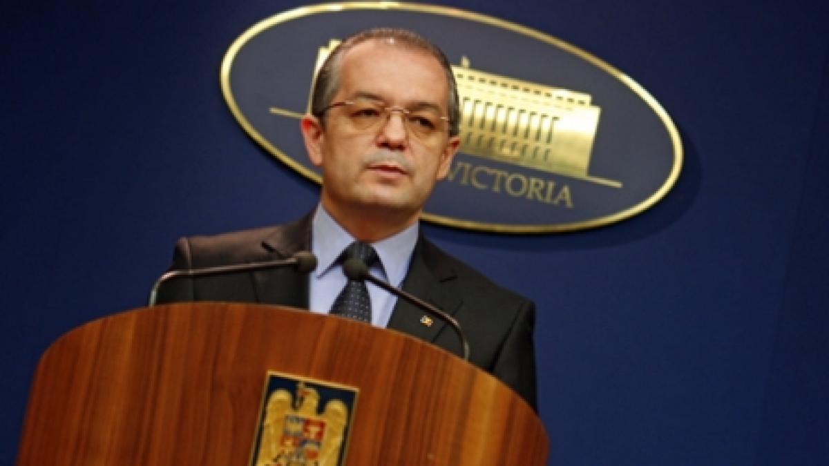Nica, şuntat de Boc pe referendum