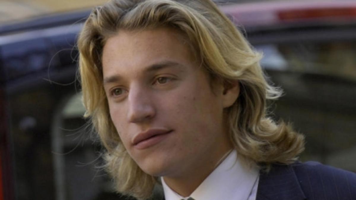Sarkozy jr., ajutat de tăticu' în carieră