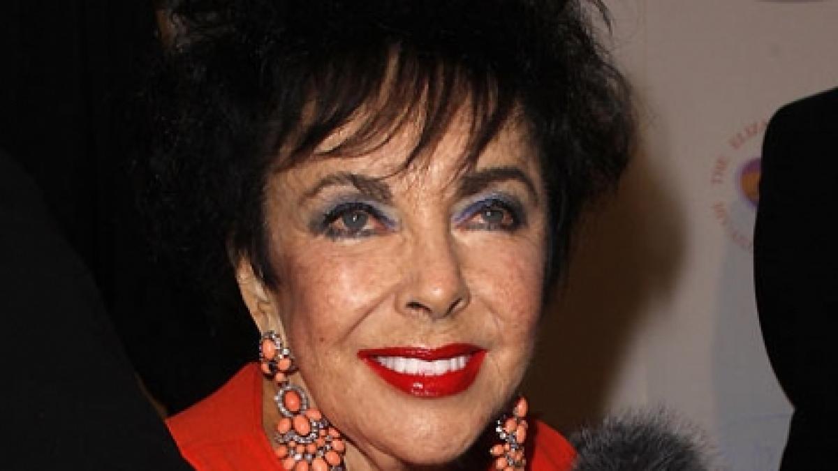 Elizabeth Taylor: Operaţia pe inimă a fost un succes