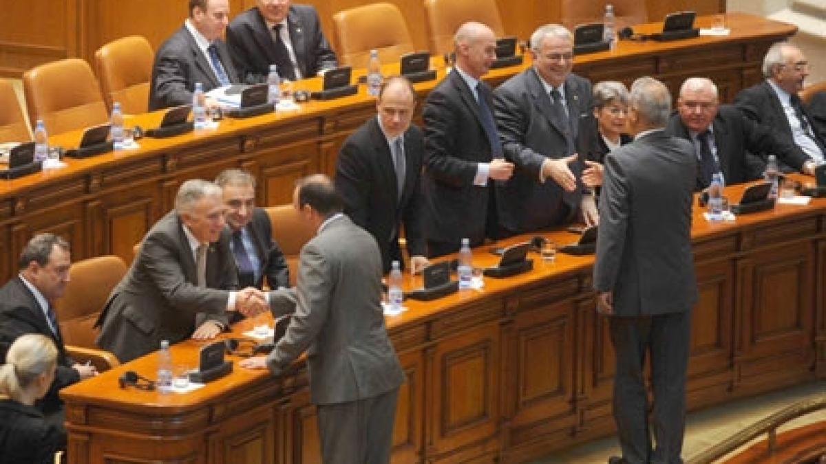 Guvernatorul BNR, martor la porcăiala aleşilor