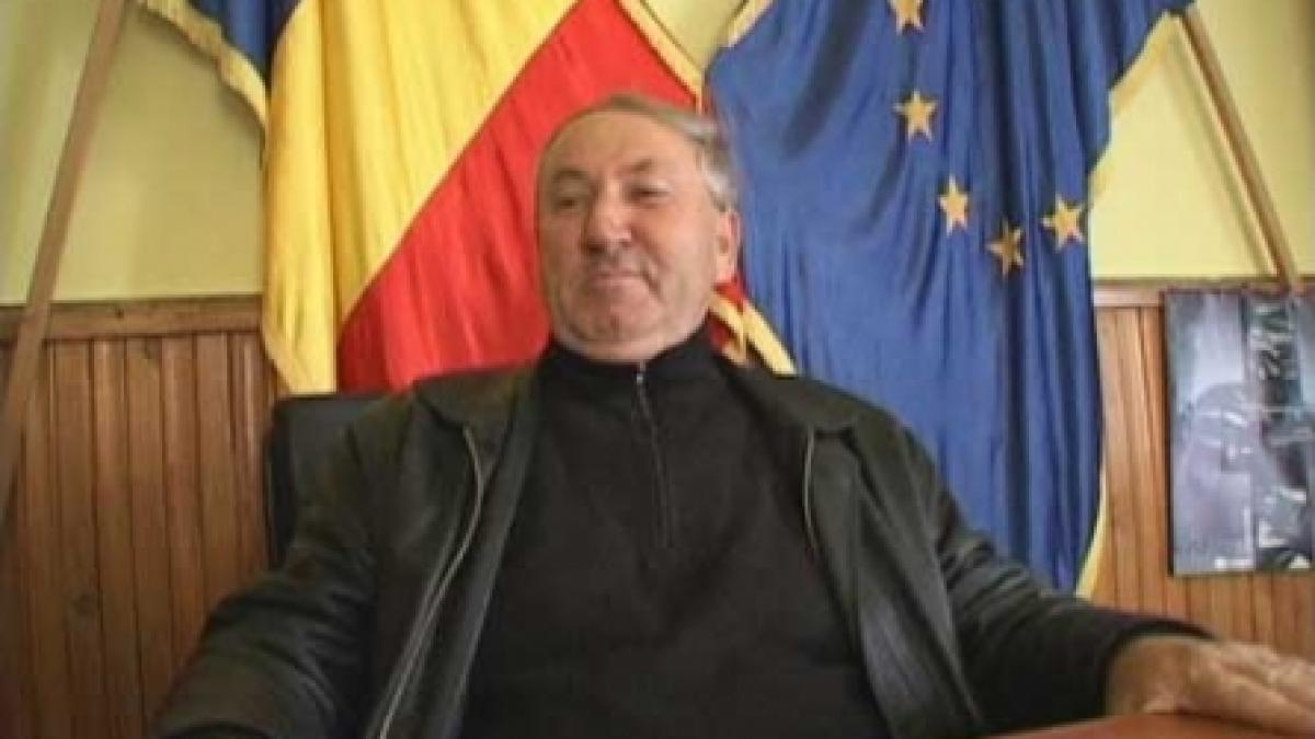 Primarul-preot-bancher-ţepar