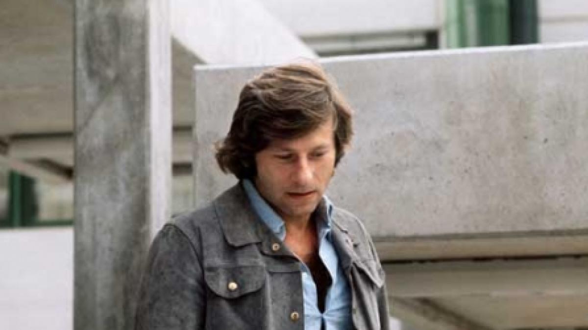 Cui foloseşte?