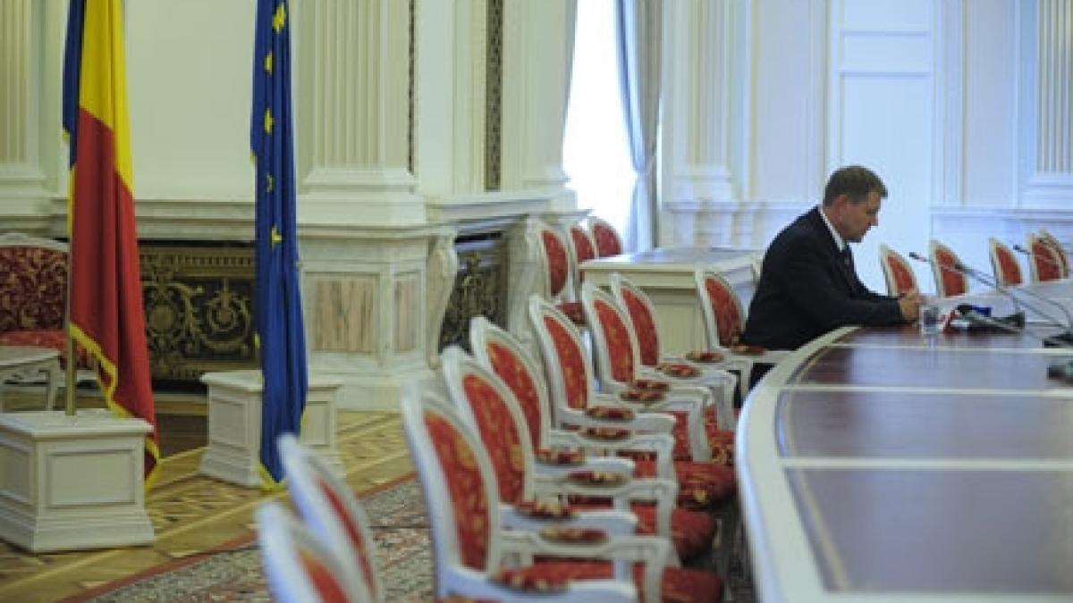Băsescu violează în serie Constituţia