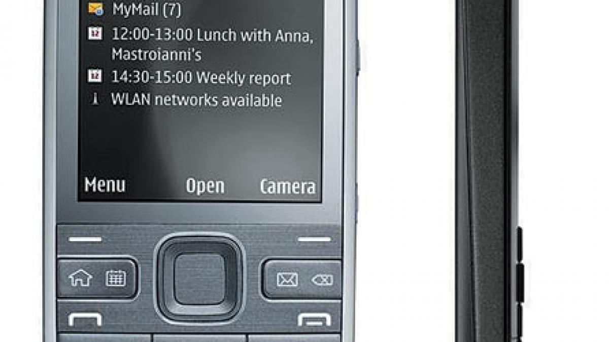 Dacă nu eşti atent, Nokia E52 ţi se strecoară în viaţă 