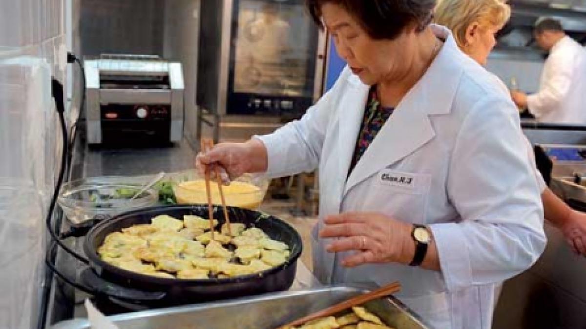 Gastronomia tradiţională reuneşte familia