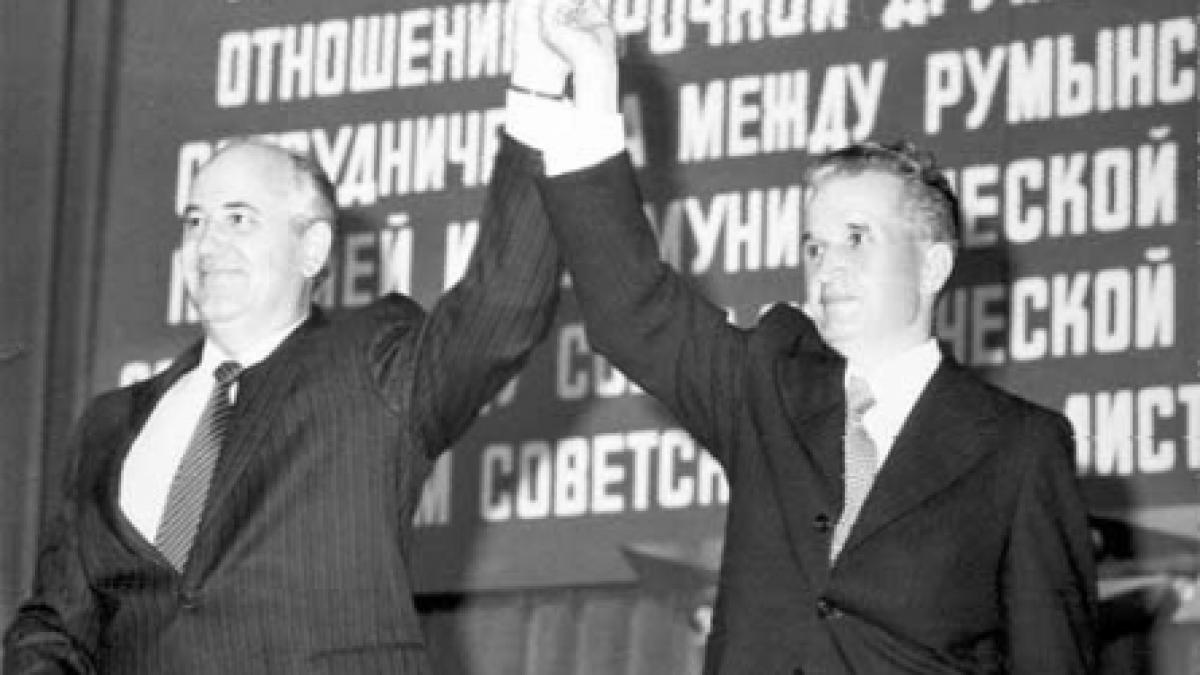 Gorbaciov şi Ceauşescu, faţă în faţă pentru ultima oară