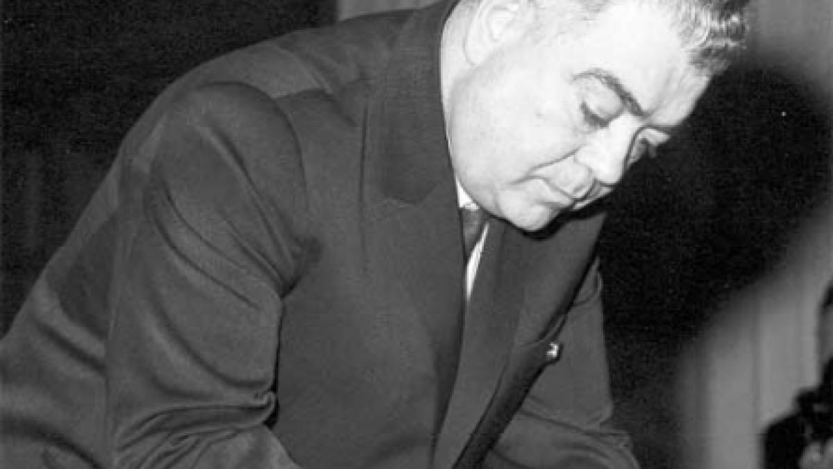 Constantin Dăscălescu, ultimul vătaf al lui Ceauşescu