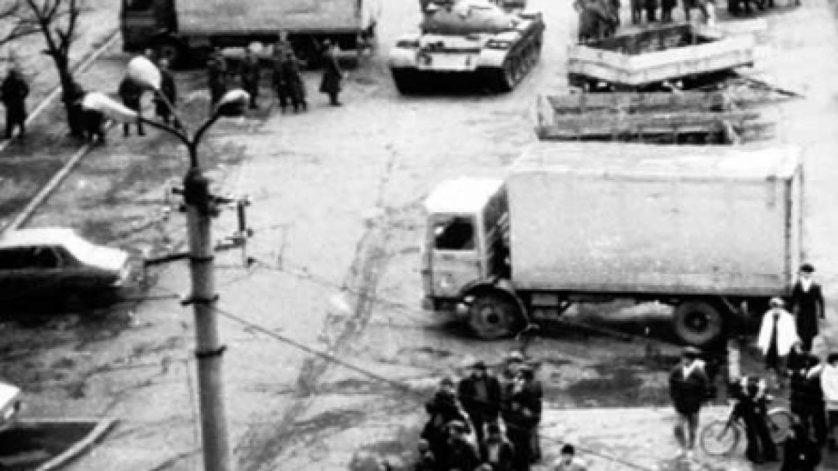 Armata a scos tancurile împotriva timişorenilor