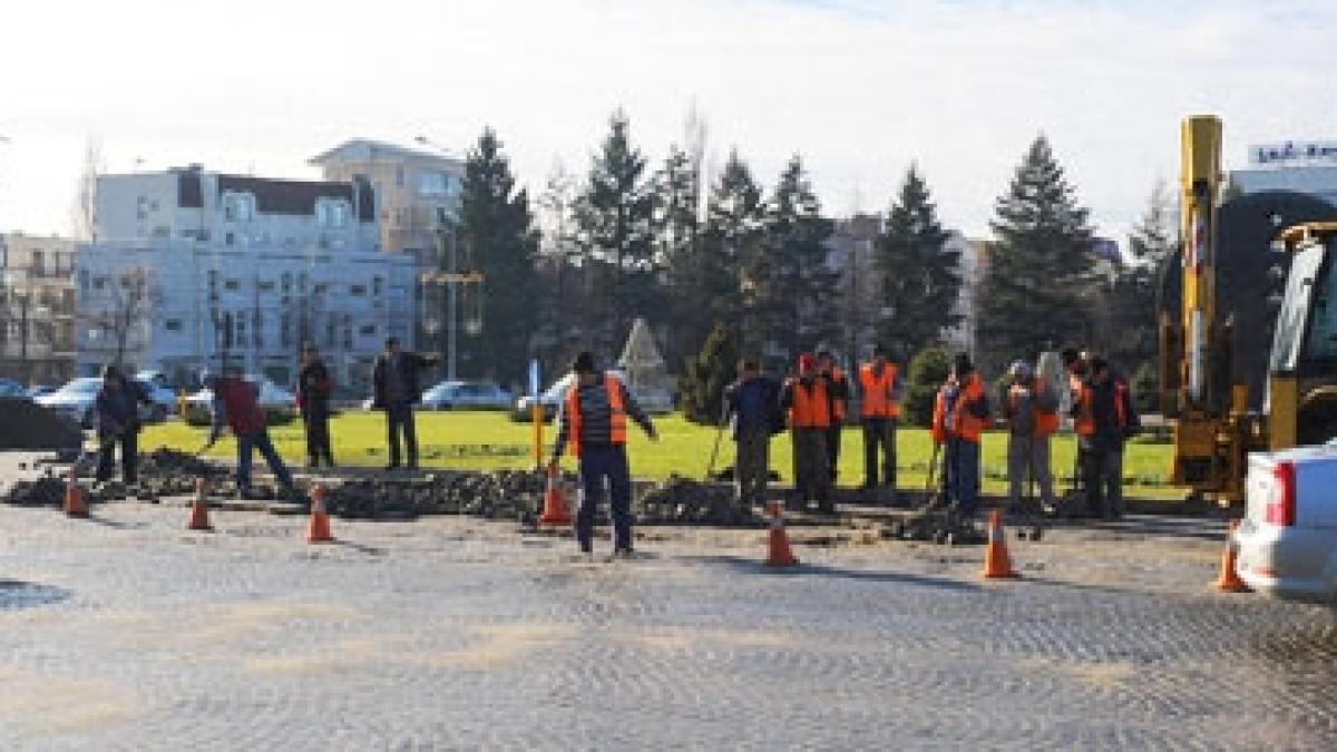 Găurile din şosele, plătite de două ori cu banii noştri!