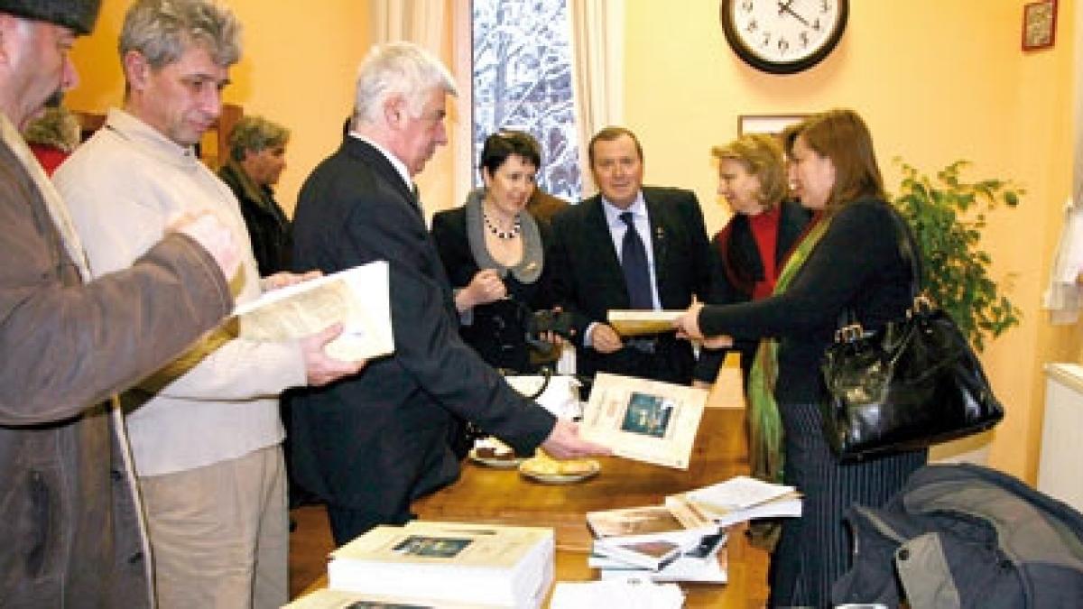 Despre dictatură şi savori