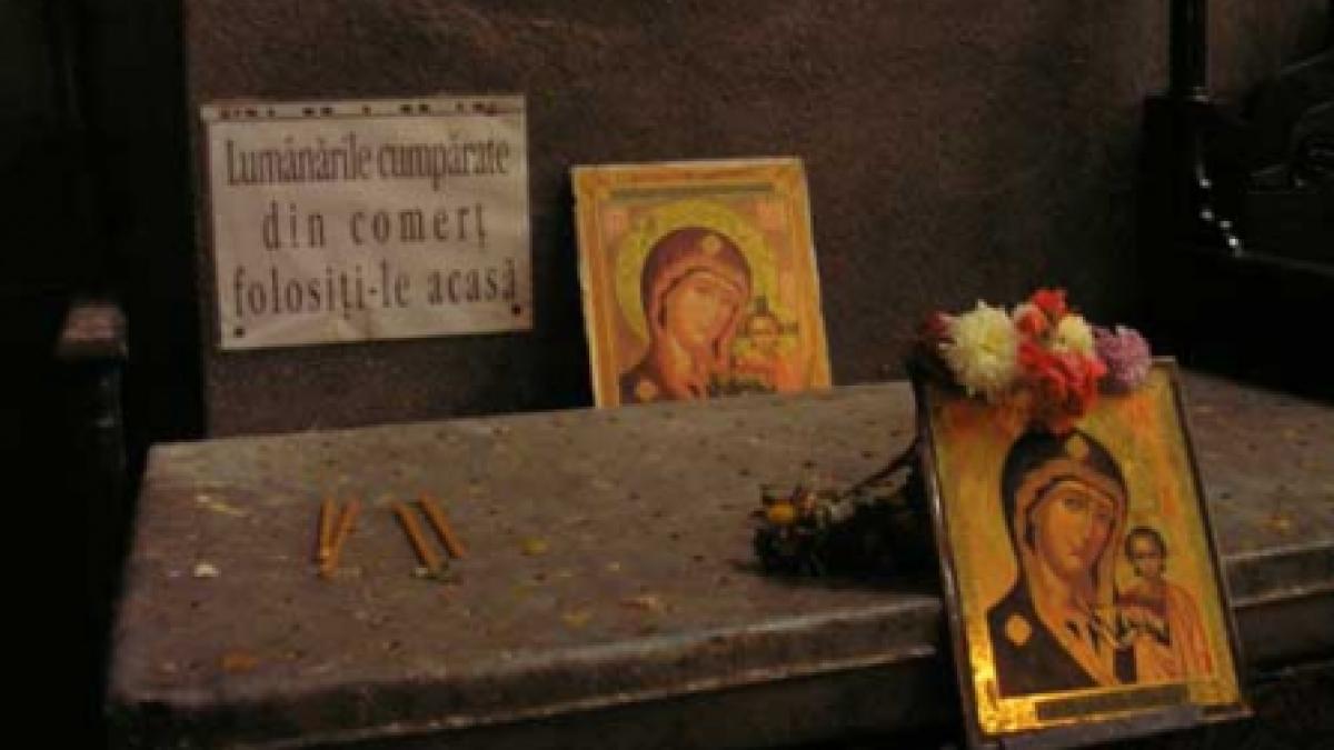 Miluiţi de ceasul-icoană