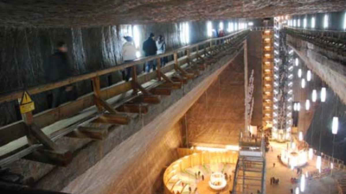  Salina Turda, lustruită doar pentru tăiat panglica