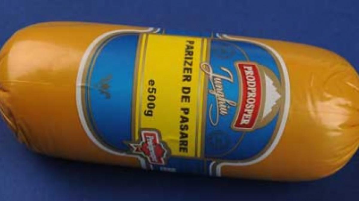 Parizer din pasăre cu slănină şi şorici