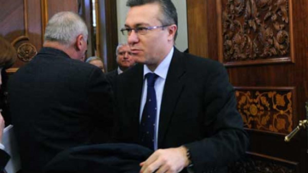 Diaconescu s-a dus lângă Băsescu