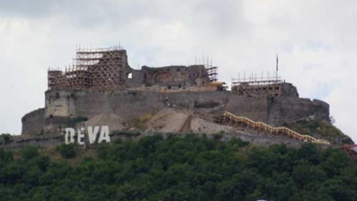 Castelul Corvinilor, de 600 de ani