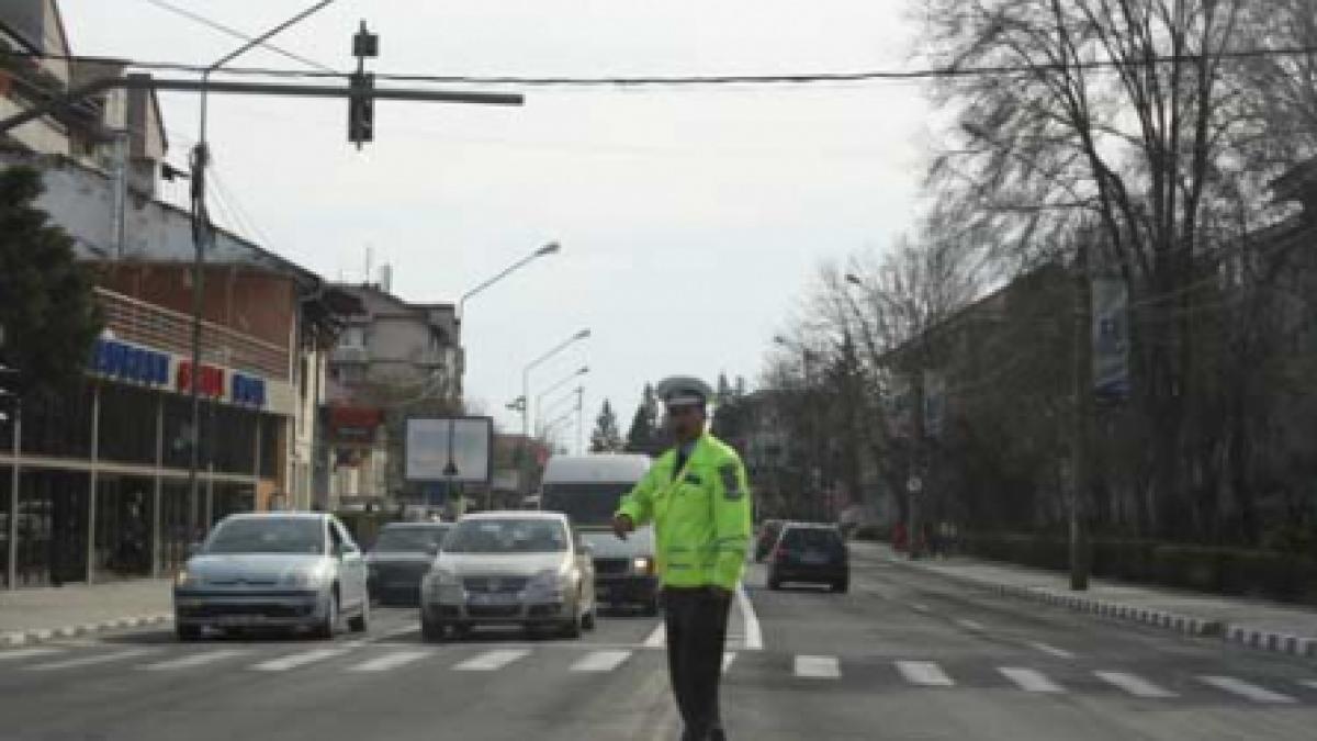 "Clonele" comunitare şi jocul cu legea