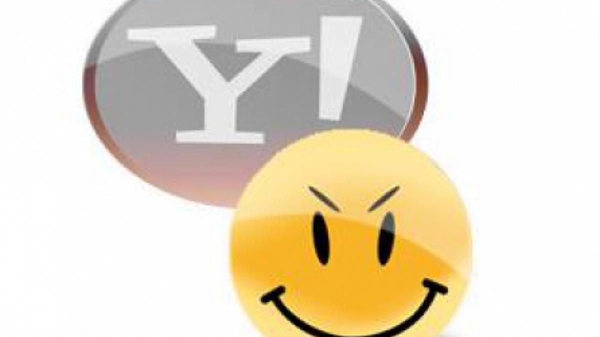 Majoritatea copiilor care stau pe net au necunoscuţi în lista de messenger