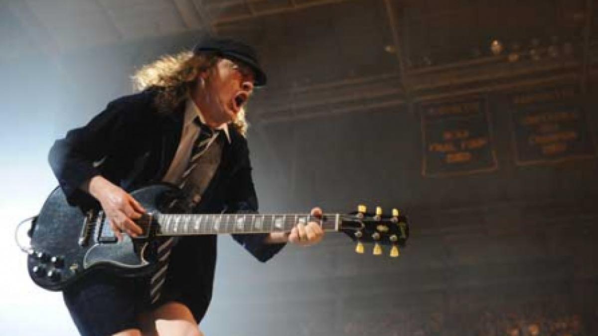 La AC/DC, încă 1.000 de bilete
