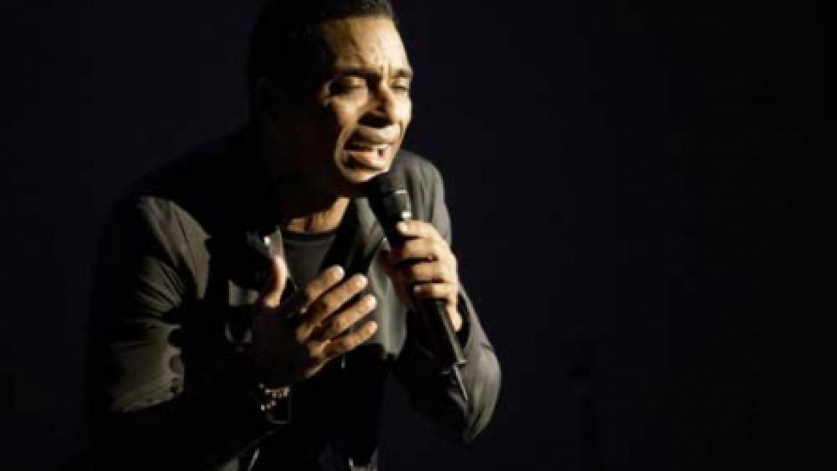Jon Secada, un vraci al sufletelor copleşite