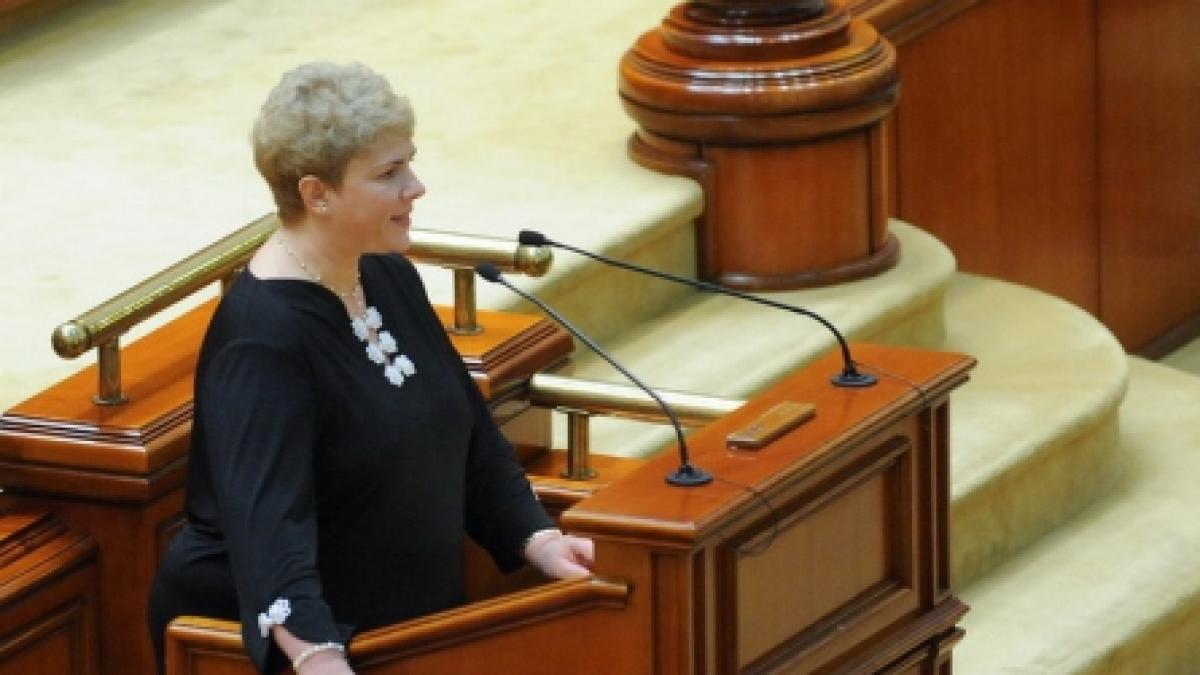 Show în Parlament. Teo Trandafir, acuzată ca a angajat-o la cabinetul de deputat pe "Tanţa"
