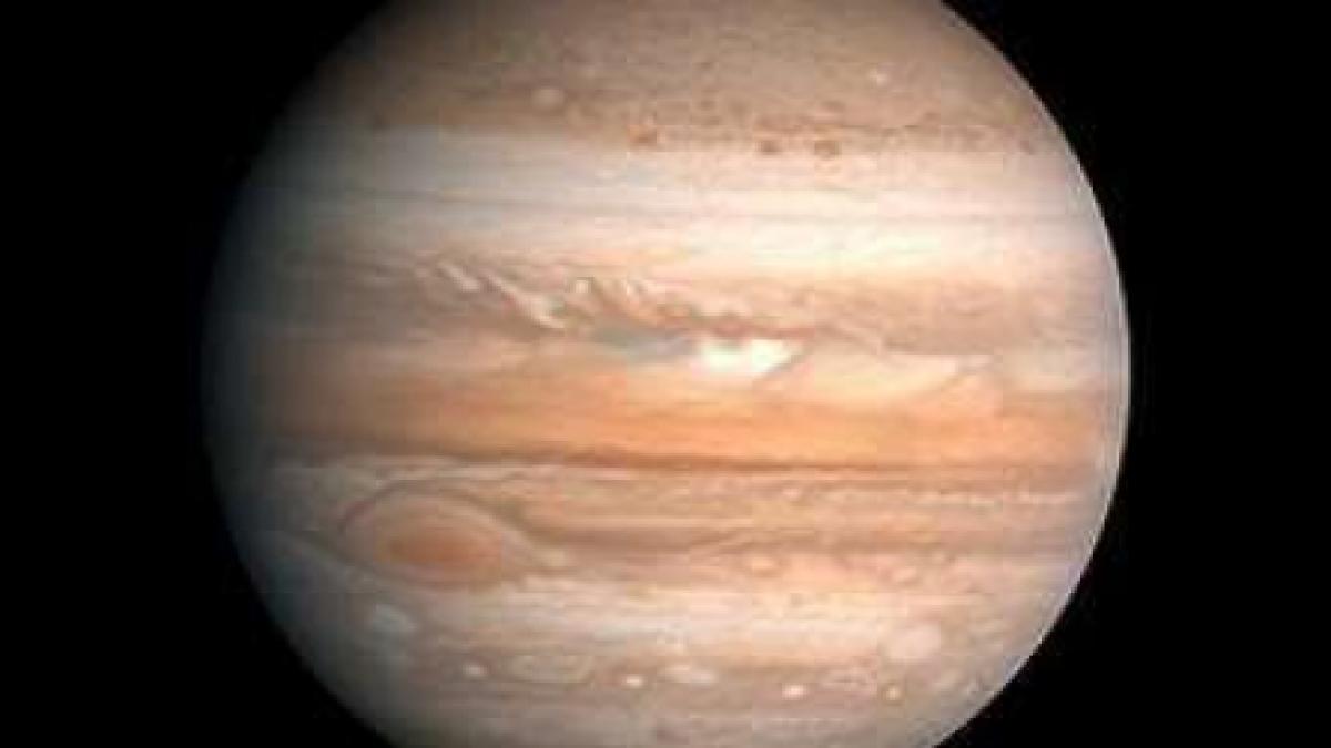 Un obiect neidentificat s-a lovit de Jupiter