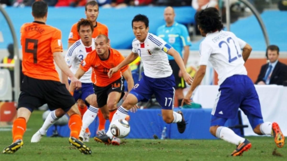 Olanda-Japonia 1-0: Ajutaţi de Kawashima şi de arbitru