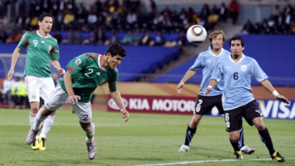 Mexic - Uruguay 0-1: La braţ, în optimi