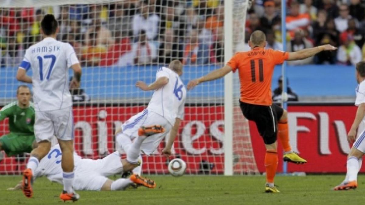 Olanda - Slovacia 2-1: Portocaliul rămâne în Africa