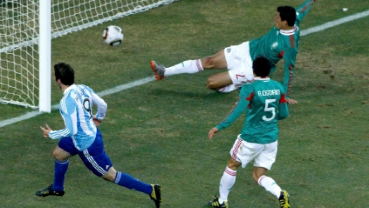Higuain şi Villa luptă pentru titlul de golgeter