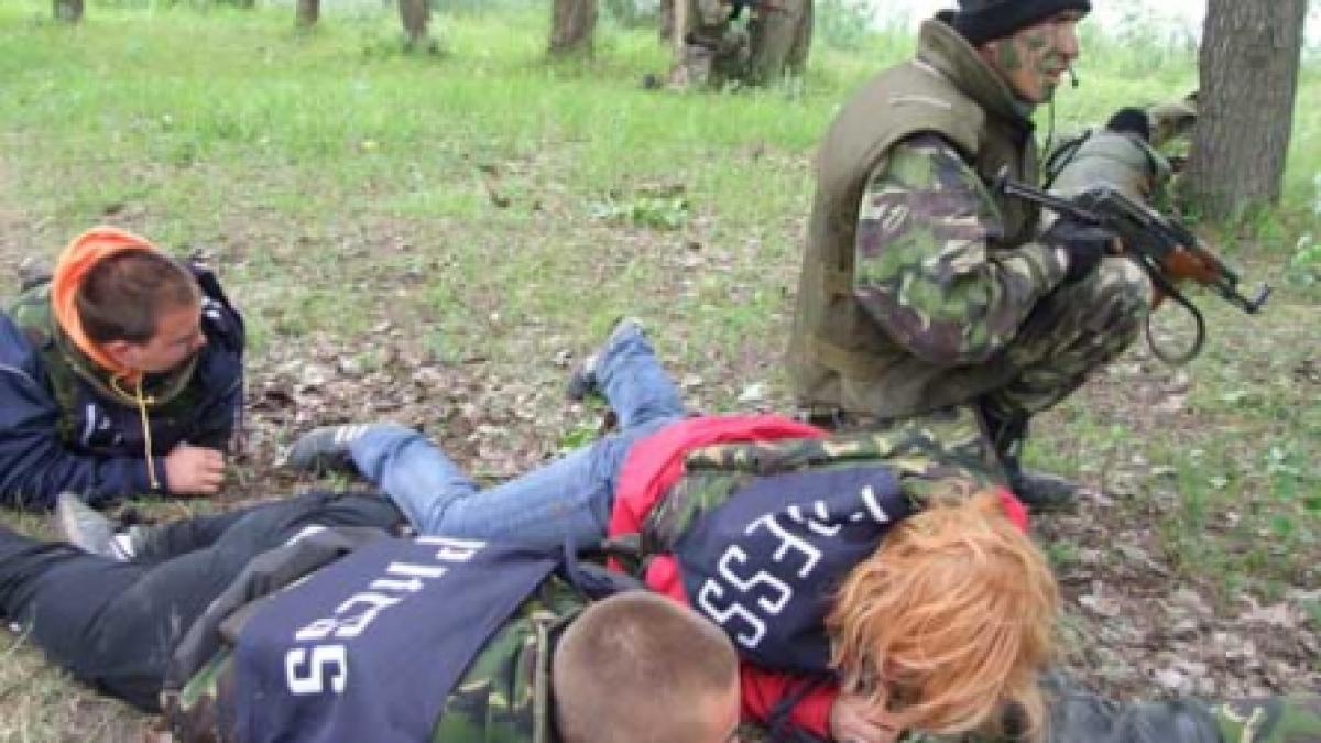 Manevre cu răpire de ziarişti în "Afganistan"