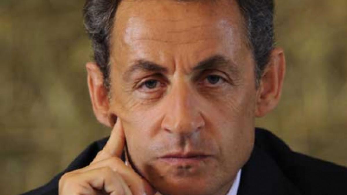 Sarkozy sacrifică doi pioni