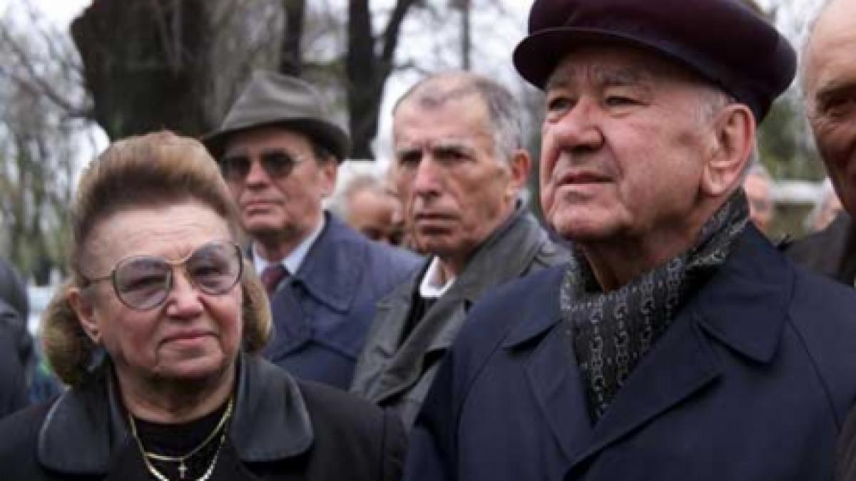 Foştii lideri comunişti, la judecata "tribunalului revoluţionar"