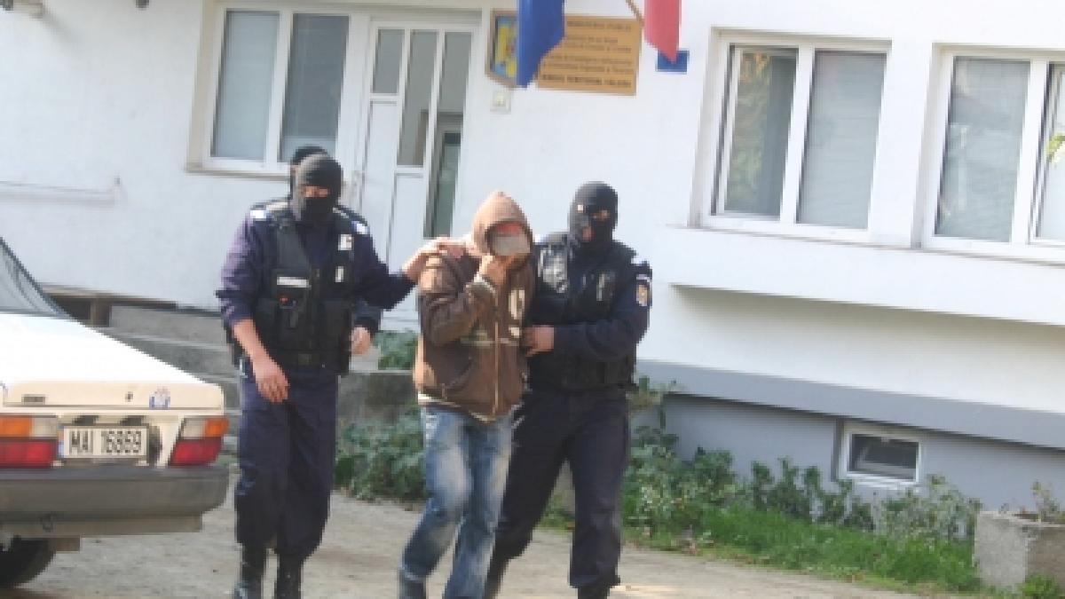 FBI ne laudă, mafioţii noştri îşi văd de treabă