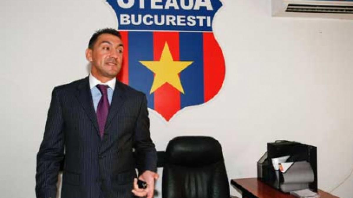 Ilie schimbă piesele