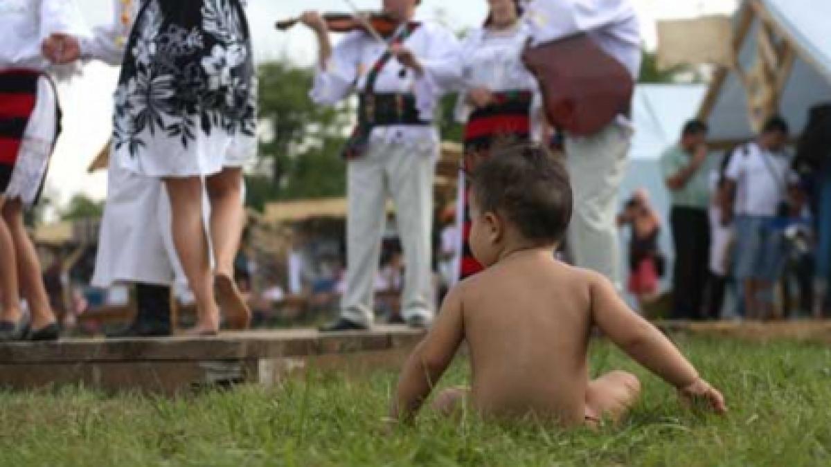 Lungul drum spre Cimitirul Vesel